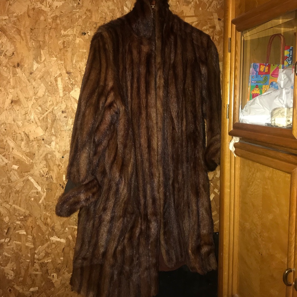 AUTHENTIC MINK FUR COAT; Size 8